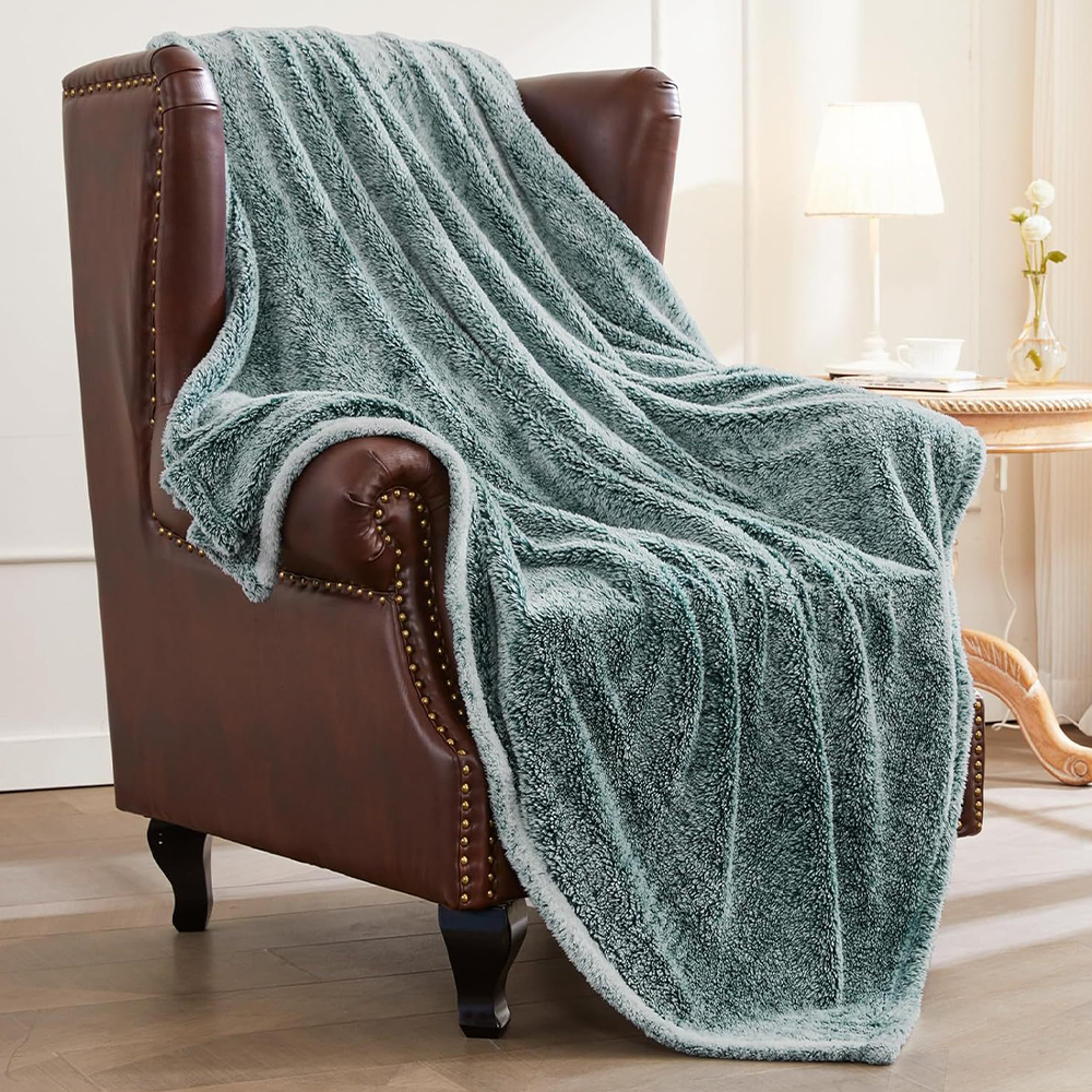 Two Tone Flannel Plush Blanket Super Soft